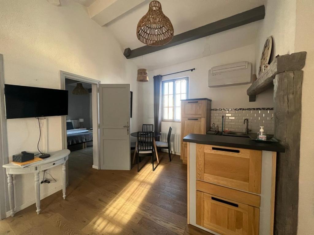 Appartement A 50 M De La Place Aux Herbes Uzès Екстериор снимка