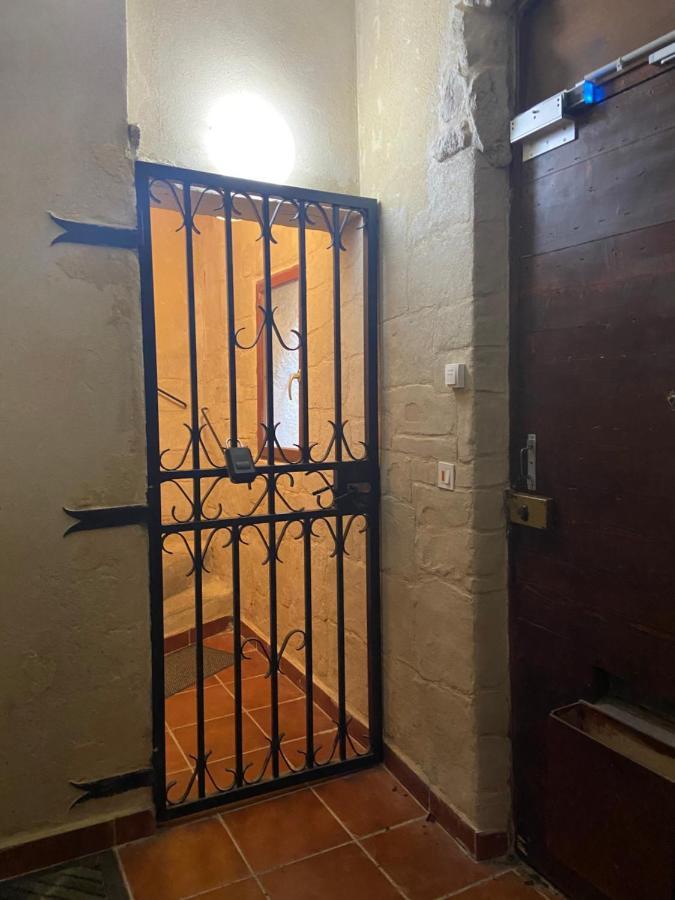 Appartement A 50 M De La Place Aux Herbes Uzès Екстериор снимка